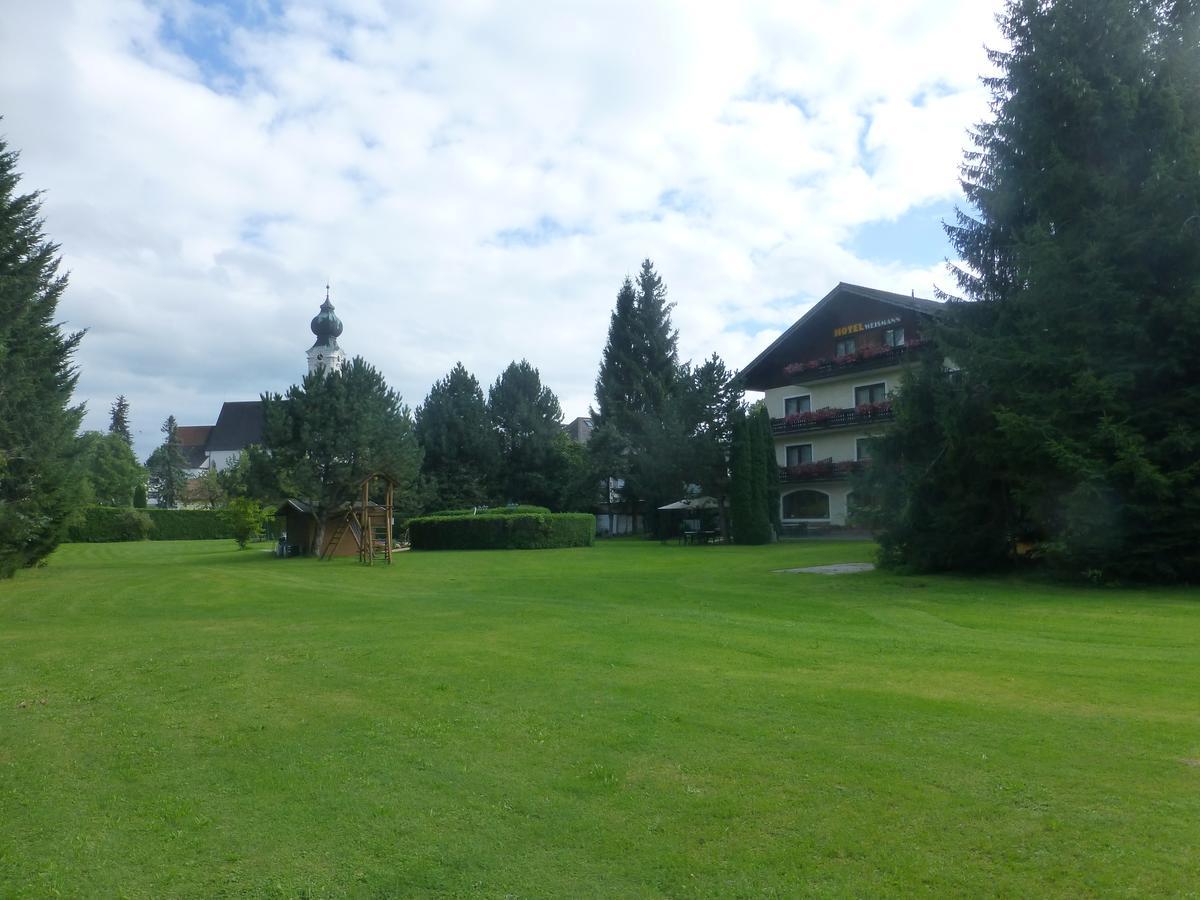 Hotel Weismann Sankt Georgen im Attergau Exterior photo