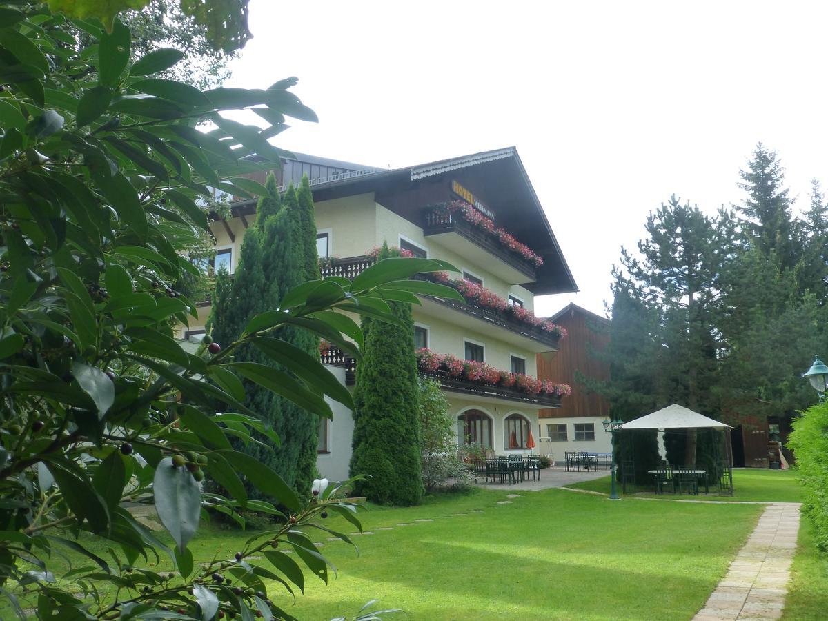 Hotel Weismann Sankt Georgen im Attergau Exterior photo